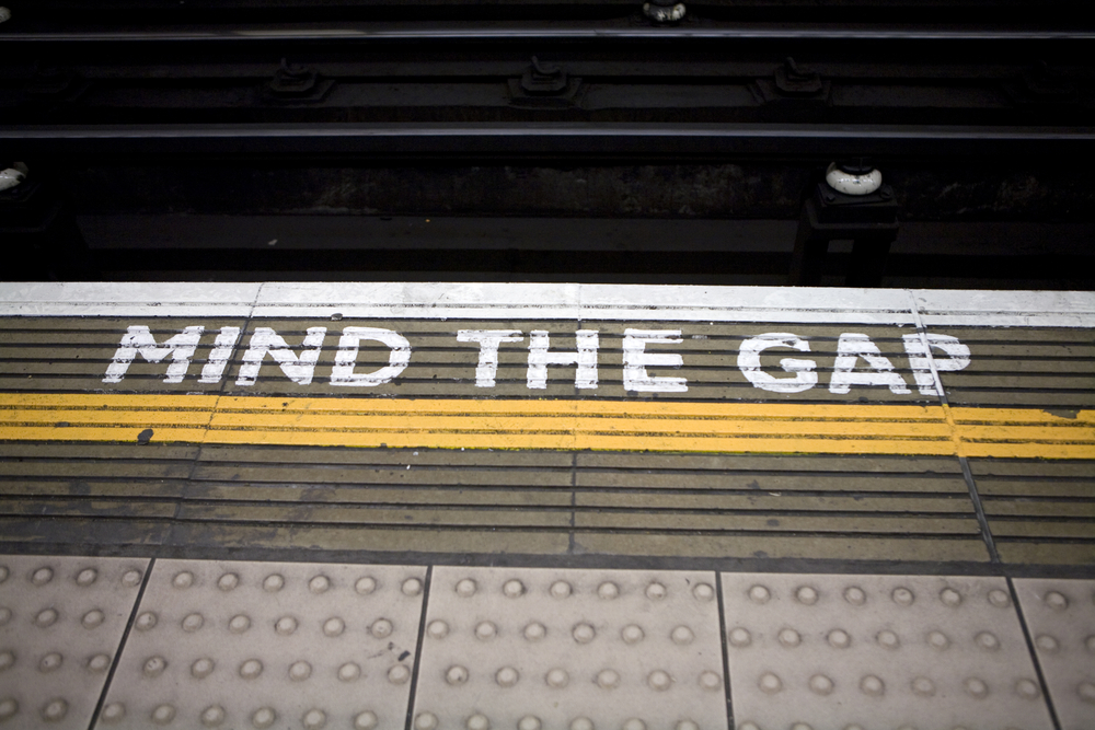 Sign reading Mind the Gap